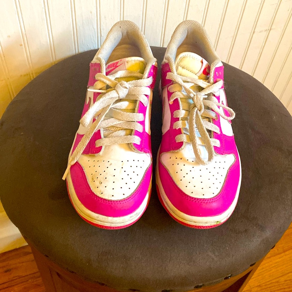 Kids Nike Dunks, 7Y, Pink and White